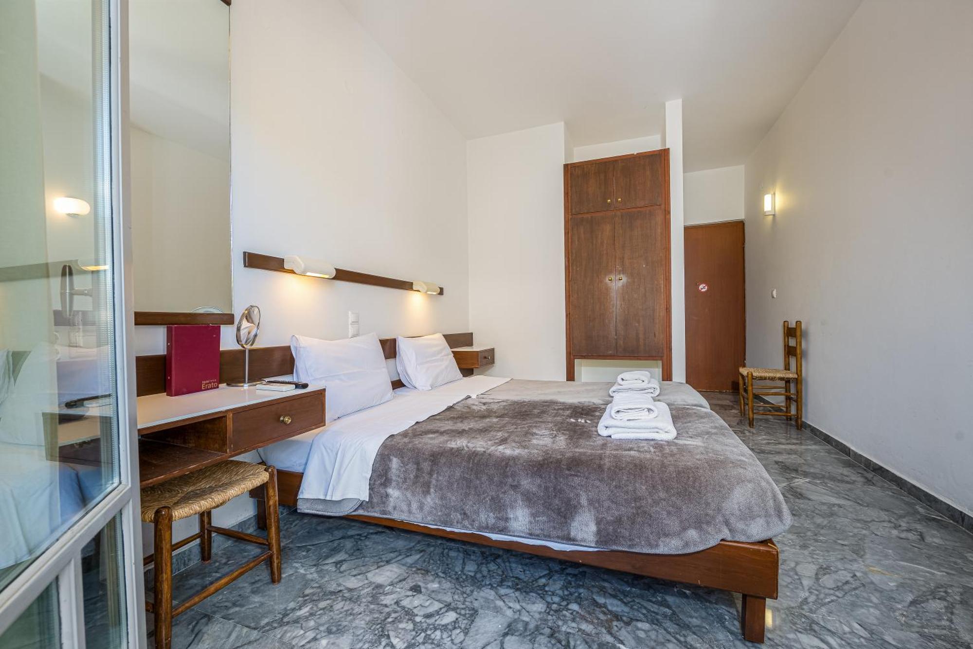 Erato Hotel Agia Marina  Exterior photo