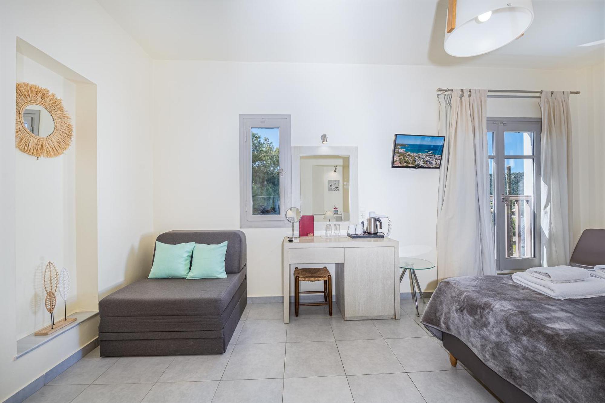 Erato Hotel Agia Marina  Exterior photo