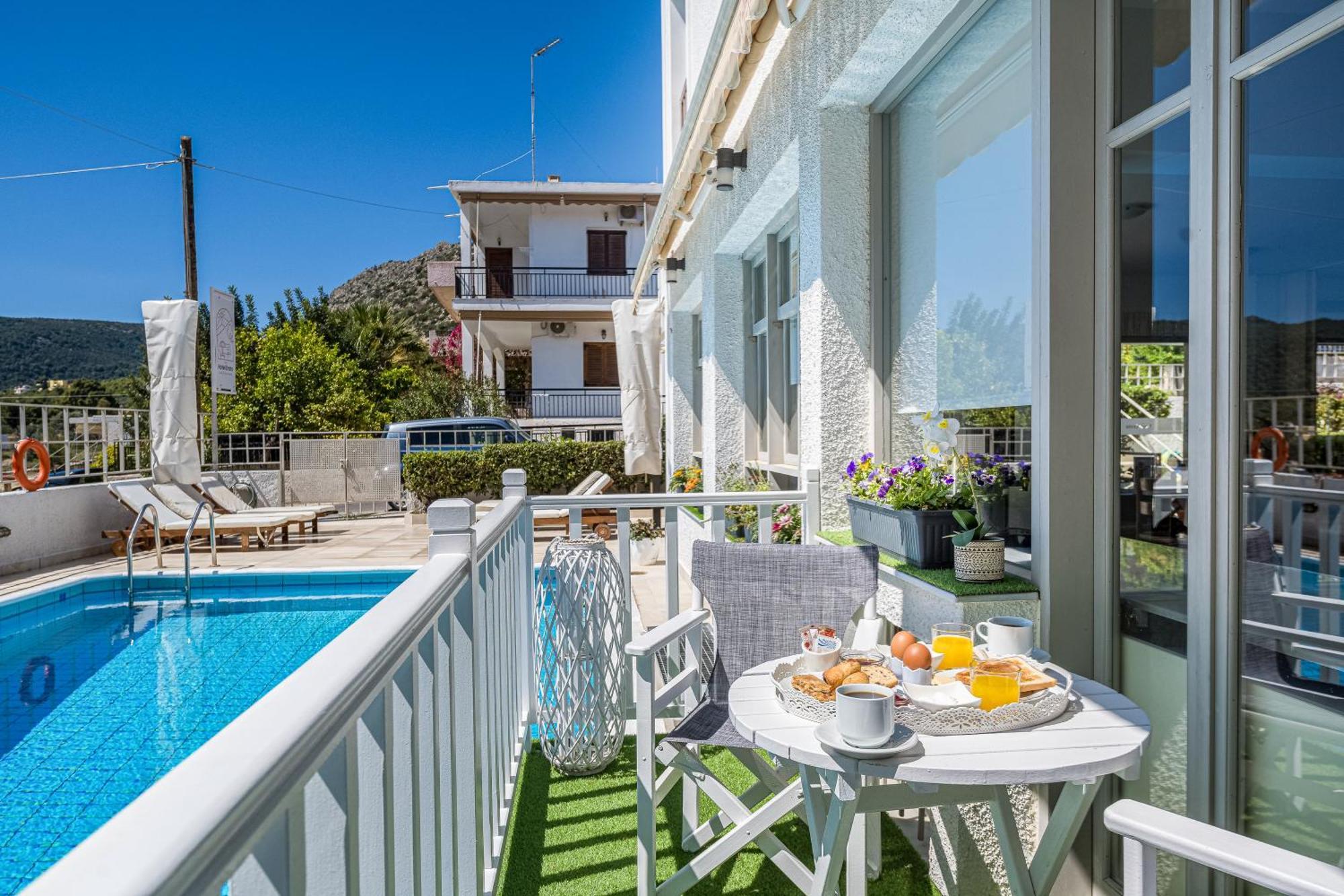 Erato Hotel Agia Marina  Exterior photo